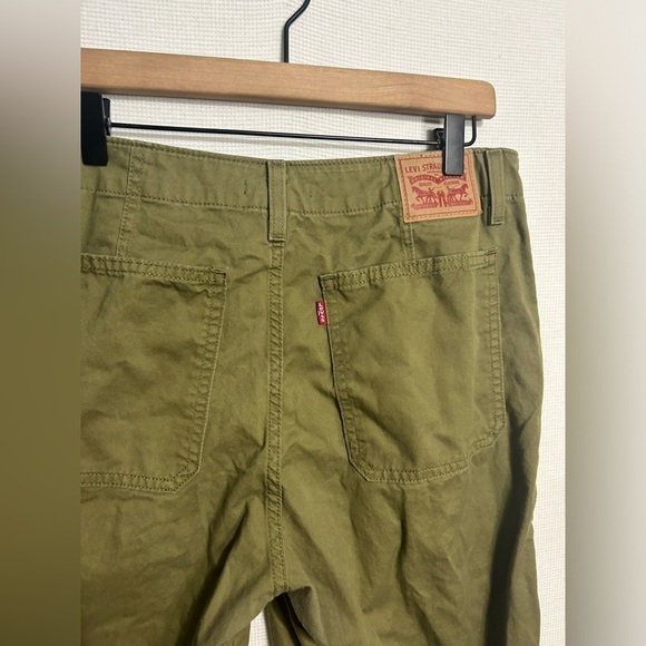 Levi's Women's Size 31 The 94' Baggy Utility Pants Green Loose Fit - Picture 4 of 6